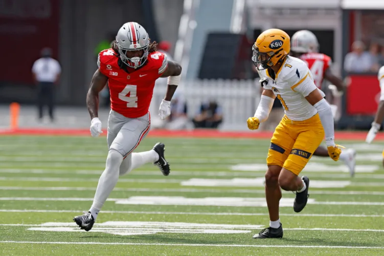 Smith sets Ohio State career receiving mark as 6th-ranked Buckeyes roll past Kent State 59-3